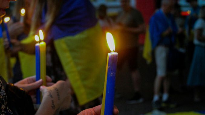 Eltville ruft zur Mahnwache für die Ukraine auf: Veranstaltung am 20. Dezember auf dem Bischof Kilian Platz Eltville ruft zur Mahnwache für die Ukraine auf: Veranstaltung am 20. Dezember auf dem Bischof Kilian Platz