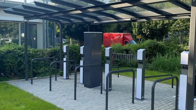 Fahrradstation am Elsässer Platz ergänzt Mobilitätsangebot und bietet Ladeinfrastruktur