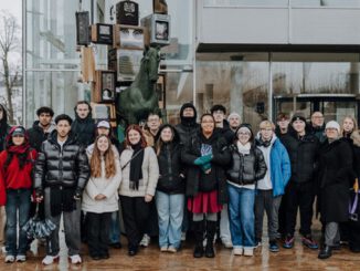 Jugendaustausch in Wiesbaden: Teilnehmende aus drei Ländern zeigen Medienprojekte und erhalten EU Youthpass