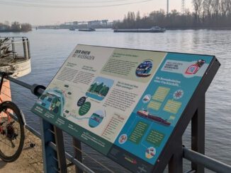 Neun neue Informationstafeln an Wiesbadener Ufern bieten Hintergrundwissen und digitale Inhalte
