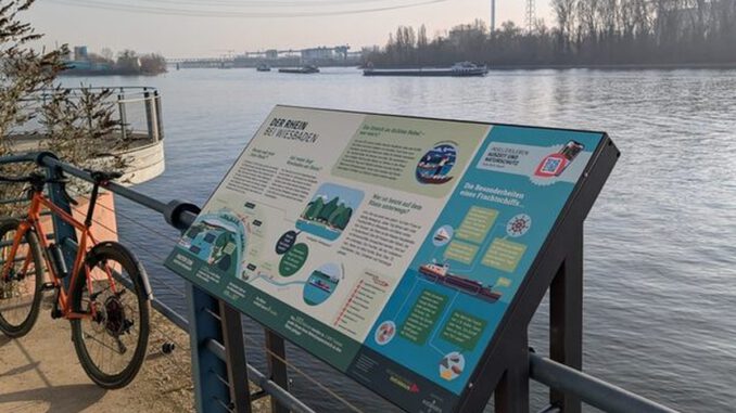 Neun neue Informationstafeln an Wiesbadener Ufern bieten Hintergrundwissen und digitale Inhalte