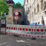 Teilsperrung am Römertor nach Lösung eines Fensterbretts am Thermenkomplex